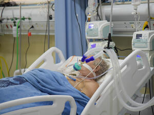Blood oxygenation helps patients with severe COVID-19