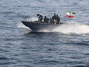 حريق بسفينة تدريب تابعة للبحرية الإيرانية عند مدخل الخليج وإجلاء الطاقم