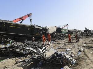 passenger trains collision in southern Pakistan