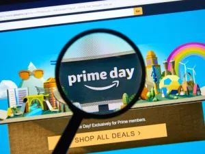 يقدم أمازون عام بعد عام تجربة تسوق أكثر متعة، حيث أتاح الموقع من قبل إمكانية التسوق من خلال برنامج أمازون برايم الذي يُقدّم العديد من الامتيازات لمشتركيه.