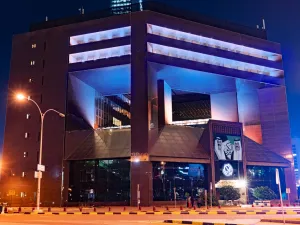بورصة الكويت والمفوضية السامية للأمم المتحدة لشؤون اللاجئين يقرعون الجرس تضامناً مع اللاجئين في يوم اللاجئ العالمي