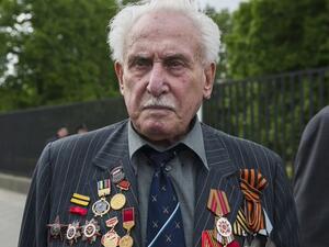 RIP David Dushman (1923 - 2021) - the last surviving liberator of Auschwitz Concentration Camp, who died yesterday aged 98