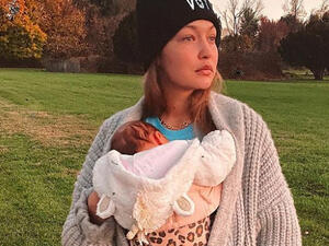 Gigi’s father is Palestinian and her mother is Dutch