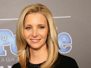  Lisa  is married to Michel Stern, with whom she has a son Julian