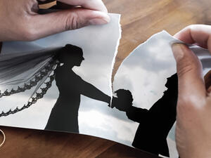 توقفي وخذ نفسًا عميقًا، وامنحي نفسك الوقت الكافي للتكيف مع الوضع الجديد، لأن هذه  ستكون طبيعتك الجديدة.