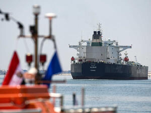 غرق السفينة في أحد المواقع البترولية برأس غارب في خليج السويس