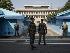 اعاده فتح قنوات الاتصال بين الكوريتان