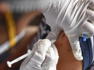 everyday an average of 401,937 doses of COVID-19 vaccines given