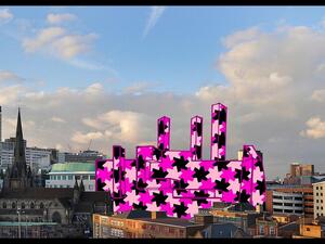 World’s Largest Canvas Revealed by Afghan-Pakistani Designer in UK store