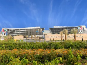 جامعة الإمارات تحتفي باليوم العالمي للحدّ من الأكياس البلاستيكية