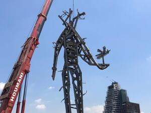 The Gesture is a momentary gesture for Beirut towards loss and grief, marking the catastrophe of August 4th, 2020