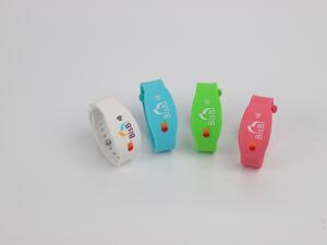 بنك البحرين الإسلامي يطلق برنامج "رواد المستقبل" الذي يتضمن سوار دفع مبتكر يحمل علامة ماستركارد 