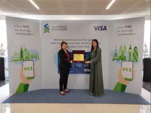 بنك ستاندرد تشارترد بدولة الإمارات وفيزا يطلقان حساباً متعدد العملات للدفعات المالية الدولية
