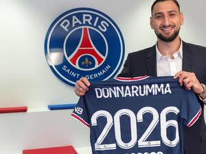 Donnaruma signs for PSG (Photo: PSG Twitter)