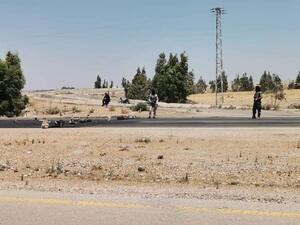 مسلحون يقطعون الطريق الدولي