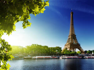 Seine in Paris with Eiffel tower in sunrise time