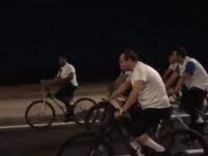 السيسي يقود دراجته الهوائية