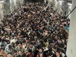 إجلاء 16 ألف شخص من مطار كابول خلال 24 ساعه