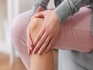 صرحت مؤسسة التهابات المفاصل الأمريكية أن الماء هو المشروب السحرى لمرض التهابات المفاصل بأشكاله المتعددة والمتنوع