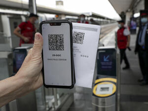 Health pass measure against COVID-19 comes into effect in France