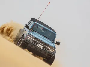 فورد برونكو الجديد كلياً: تصميم متين يتحمل أقسى ظروف القيادة في الشرق الأوسط 