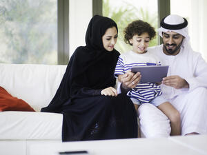 بنك أبوظبي الأول يعقد شراكة مع "الفطيم ايكيا" لتزويد عملاء برنامج قروض الإسكان للمواطنين بقروض لتأثيث المنازل