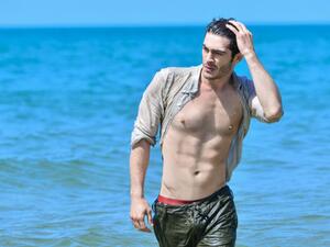 Burak Deniz topless gay üstsüz eşcinsel