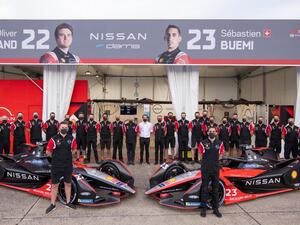 فريق "نيسان إي. دامس" يعتلي منصة التتويج في السباق النهائي من بطولة العالم للفورمولا إي