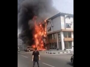 حريق يلتهم مطعما مصريا شهيرا في جدة