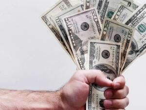 بنك الاحتياطي الفيدرالي الأمريكي يخطو بحذر نحو تطبيع السياسة النقدية