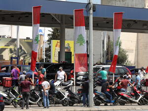 عبر نحو 40 صهريح وقود الحدود العراقية السورية تحت حماية الحرس الثوري والمليشيات الموالية له