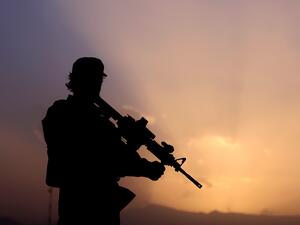 Taliban closes Afghanistan's main crossing point with Pakistan