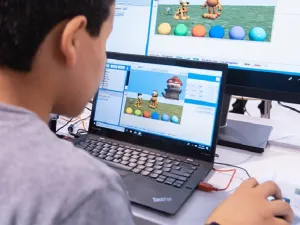 دورة تدريبية صيفية افتراضية من جامعة كارنيجي ميلون في قطر تعلّم مهارات البرمجة للشباب في جميع أنحاء العالم