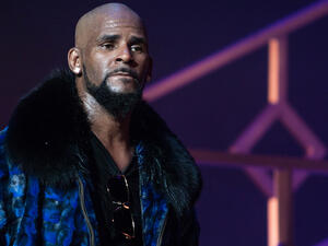 R. Kelly, 54, was the object of Twitter mockery on Sunday 