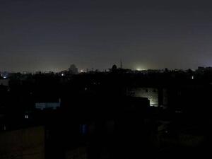الظلام الحالك يعم لبنان بعد انقطاع الكهرباء بسبب نفاد الفيول المشغل للمحطات