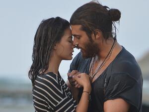 Can Yaman ve Demet Özdemir Aşk İddiaları Yeniden Ön Plana Çıktı Love Claims Are Back to the Forefront