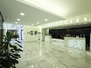 مستشفى مورفيلدز دبي للعيون يحتفل باليوم العالمي للإبصار #أحببْ عيونك
