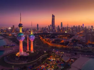 الكويت تعتزم رفع رسوم "إذن عمل" للوافدين في 2022