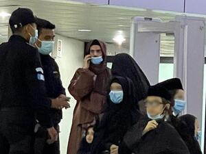 عائلة يهودية في مطار غواتيمالا