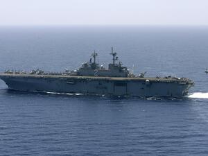 البنتاغون: اقتراب مروحية إيرانية من حاملة طائرات أمريكية في خليج عمان