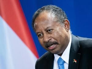 السودان بين خوذات الجيش وعمائم السياسيين