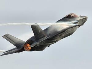 مقاتلة من طراز إف-35  