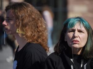 France stepped back Monday in its fishing row with the UK 