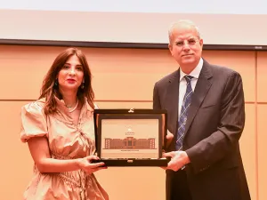 معهد المحاسبين الإداريين يرحب بجامعة العين الإماراتية في قائمة الجامعات المعتمدة
