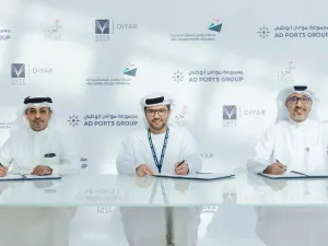 تعاون بين مجموعة موانئ أبوظبي وشركة ديار المحرق و"إيجل هيلز ديار" لدعم قطاع السفن السياحية في الخليج العربي 