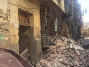 انفجار أسطوانة غاز نتج عنه انهيار العقار المكون من 3 طوابق