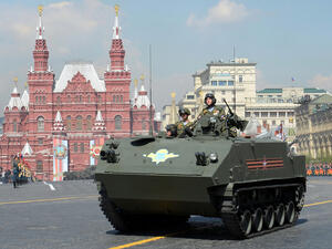 more troops seen near Ukrainian border