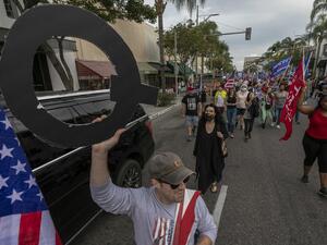 نظرية المؤامرة والجمهور الغبي