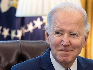 بايدن أمام أسئلة الشعوب حول الديمقراطية