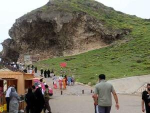 كهوف ظفار بعُمان.. قِبلة عشاق المغامرة